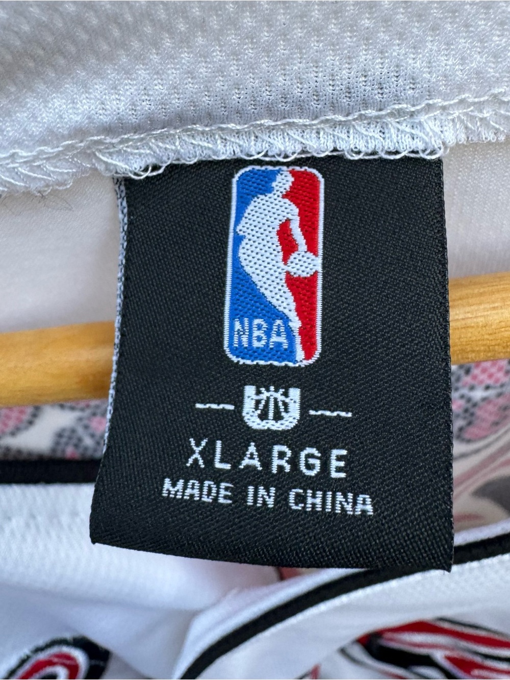 Men’s Vintage NBA Chicago Bulls Button Up Jersey XL - Picture 7 of 7